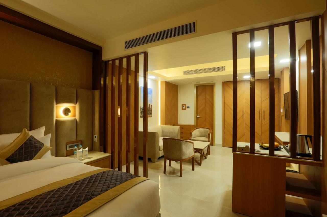 Hotel Omega - Gurgaon Central Eksteriør bilde